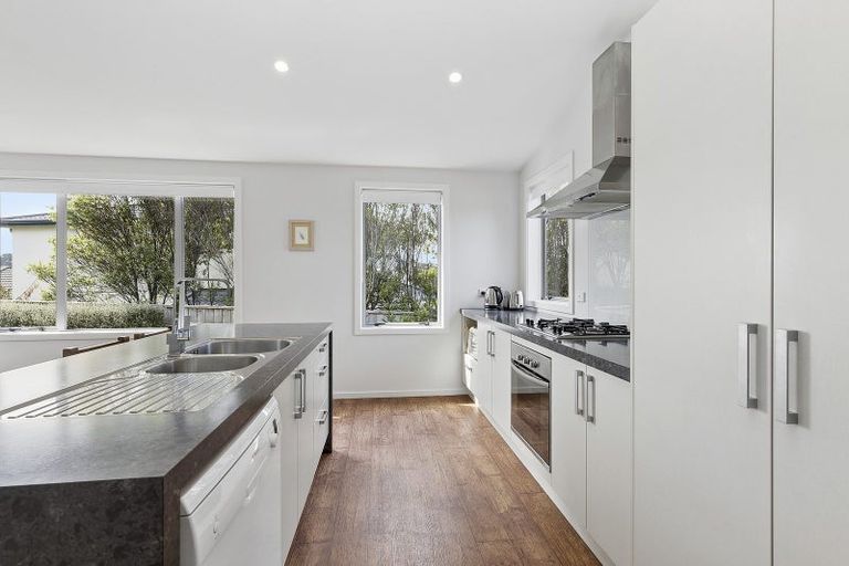 Photo of property in 3 Kaweka Close, Aotea, Porirua, 5024