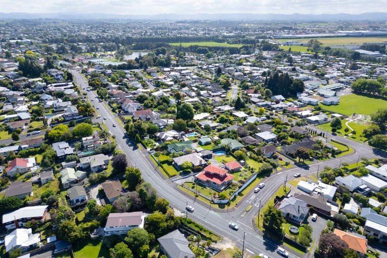 Photo of property in 42 Forest Lake Road, Forest Lake, Hamilton, 3200