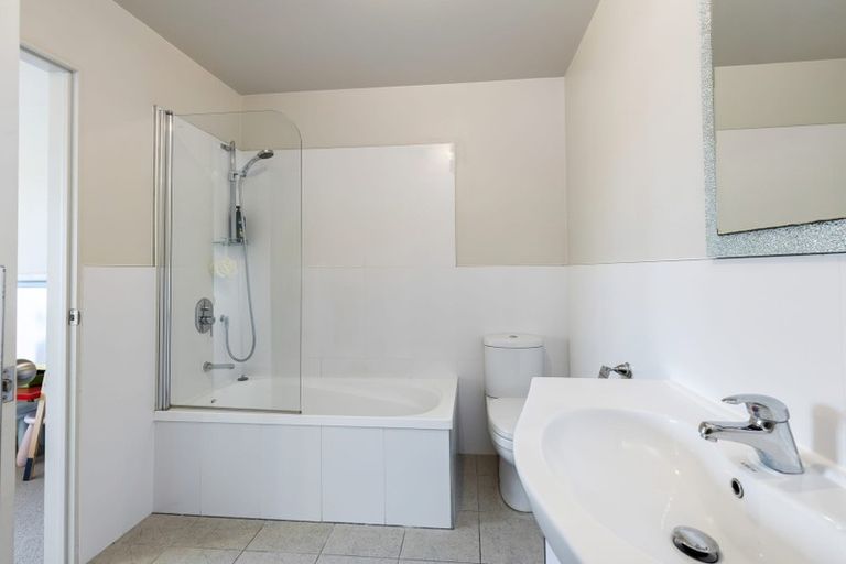 Photo of property in 9/12 Schnapper Rock Road, Schnapper Rock, Auckland, 0632