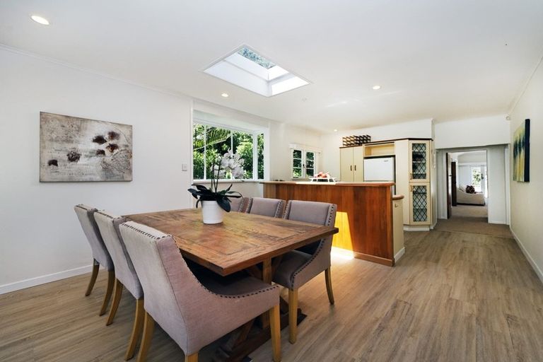 Photo of property in 35 Beach Valley Road, Piha, New Lynn, 0772