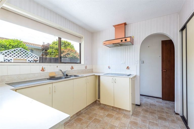 Photo of property in 17 Wakelin Place, Redwood, Christchurch, 8051