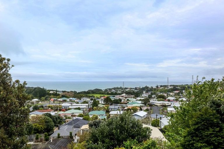 Photo of property in 11 Crownhill Street, Spotswood, New Plymouth, 4310