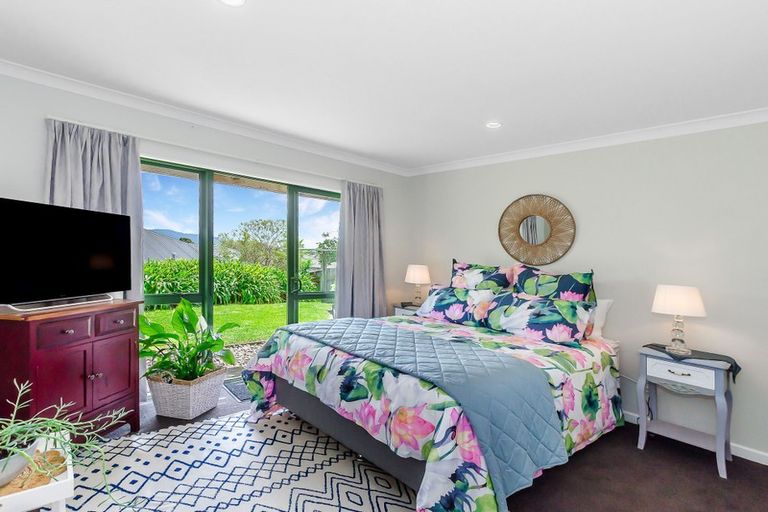 Photo of property in 56 Kakariki Grove, Waikanae, 5036