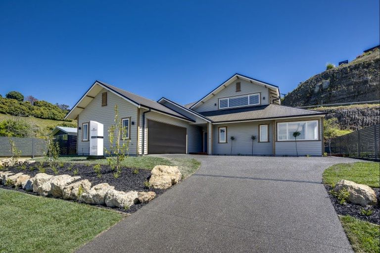 Photo of property in 71 Oak Road, Poraiti, Napier, 4112