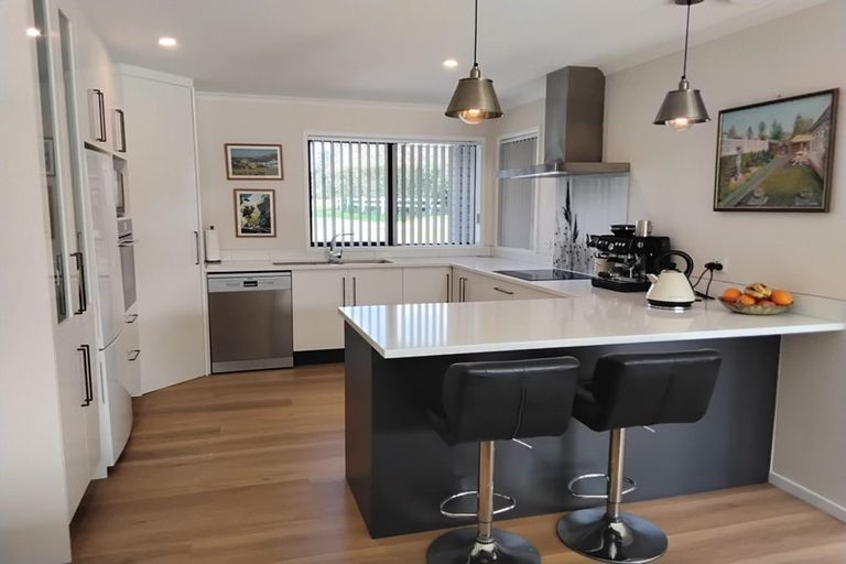 Photo of property in 11 Cherrywood Rise, Paparoa, 0571