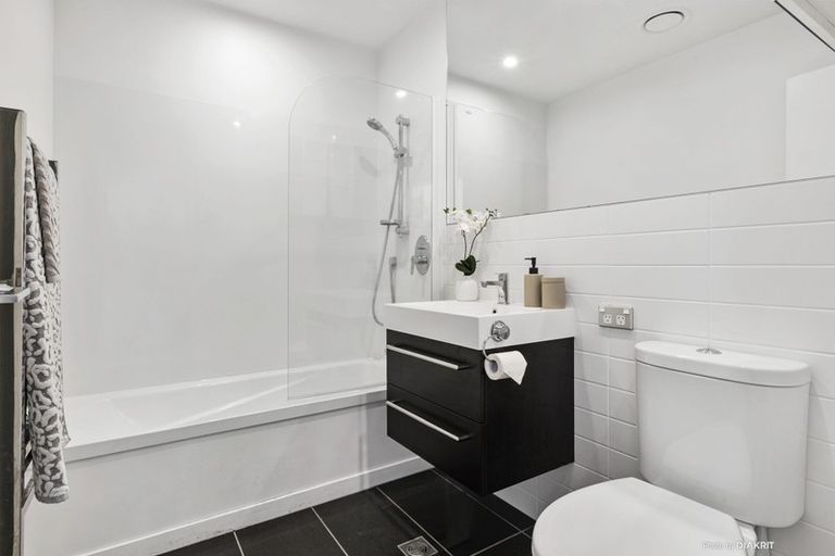 Photo of property in 19/8 Thatcher Crescent, Crofton Downs, Wellington, 6035