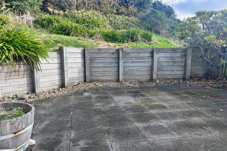 Photo of property in 6 Bowes Crescent, Strathmore Park, Wellington, 6022