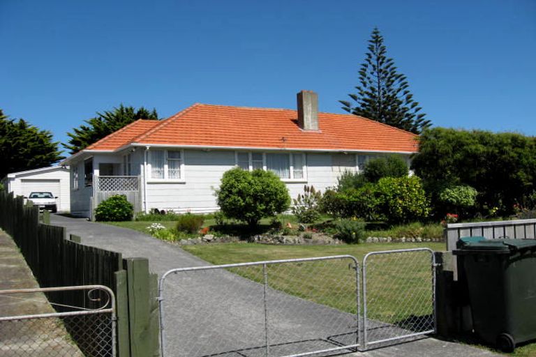 Photo of property in 88 Main Road, Titahi Bay, Porirua, 5022