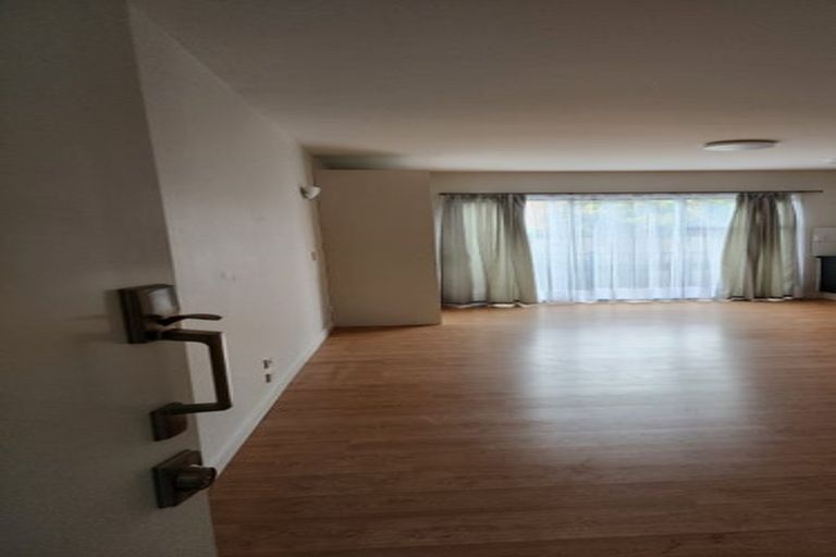 Photo of property in 46 Spinnaker Drive, Te Atatu Peninsula, Auckland, 0610