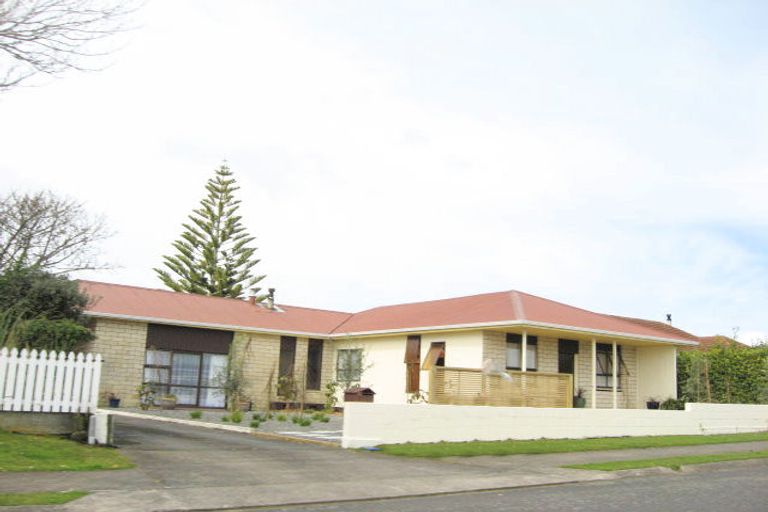 Photo of property in 35 Brown Street, Inglewood, 4330