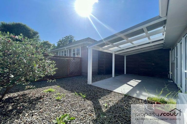 Photo of property in 98/98a Glenpark Avenue, Frankleigh Park, New Plymouth, 4310