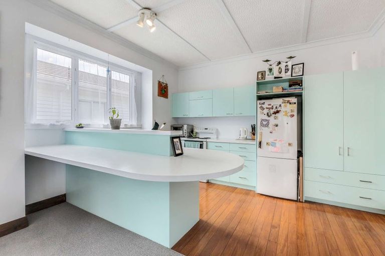 Photo of property in 466 Saint Aubyn Street, Moturoa, New Plymouth, 4310