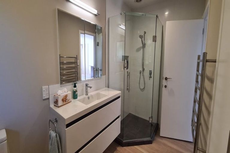 Photo of property in 16 Valdese Rise, Browns Bay, Auckland, 0630