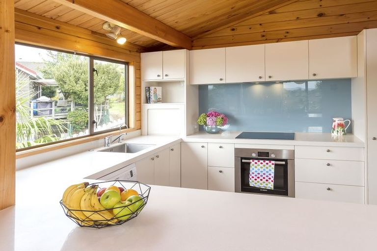 Photo of property in 2/96 Gosford Drive, Botany Downs, Auckland, 2010