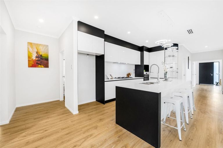 Photo of property in 4 Aklander Rise, Flat Bush, Auckland, 2019