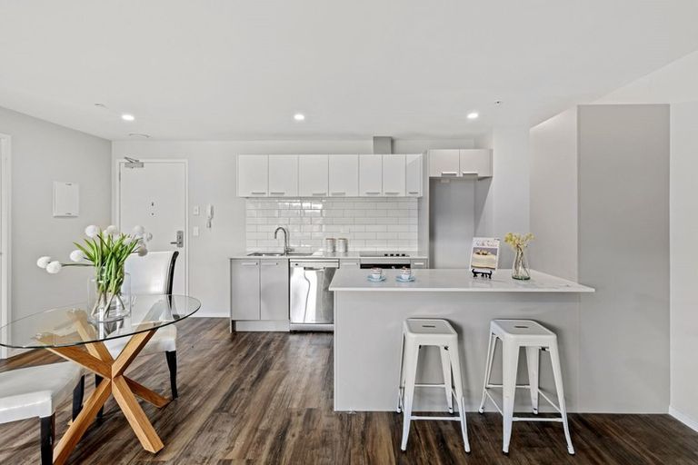 Photo of property in 407/25 Bute Road, Browns Bay, Auckland, 0630