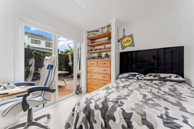 Photo of property in 2/4 Kenneth Hopper Place, Manly, Whangaparaoa, 0930