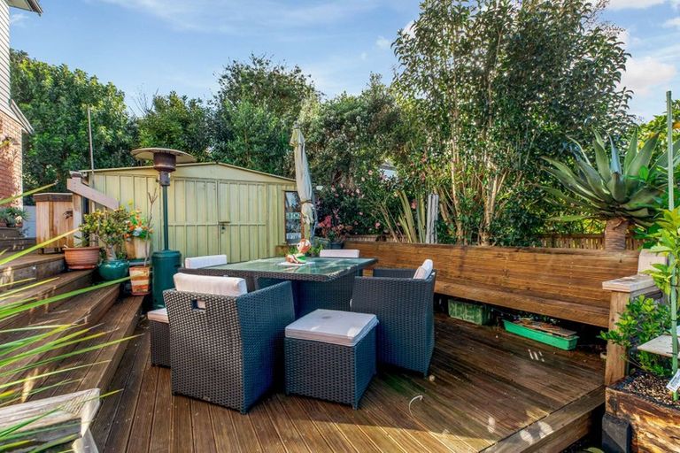 Photo of property in 32a Colwill Road, Massey, Auckland, 0614