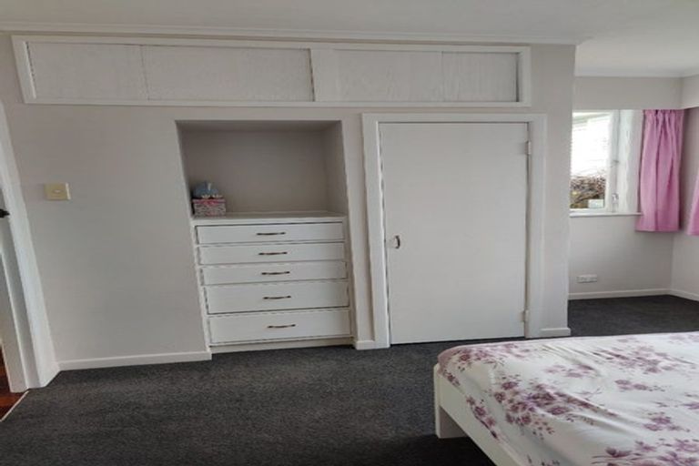 Photo of property in 2/11 Seaview Avenue, Northcote, Auckland, 0627