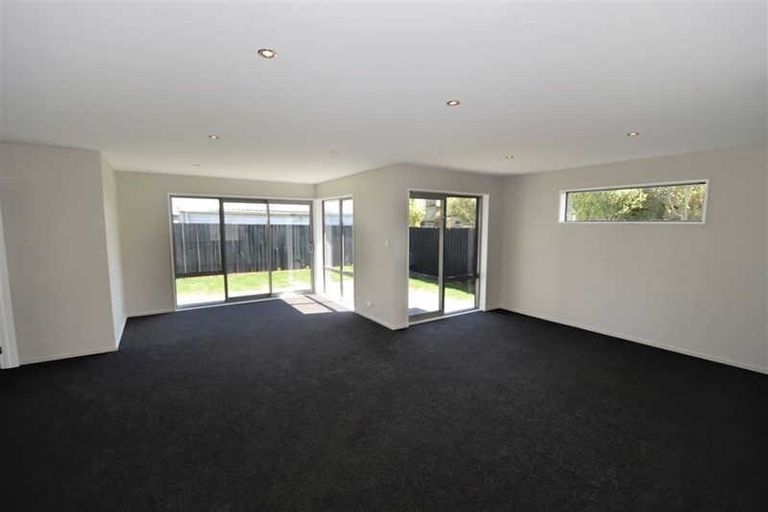 Photo of property in 53 Richill Street, Belfast, Christchurch, 8051