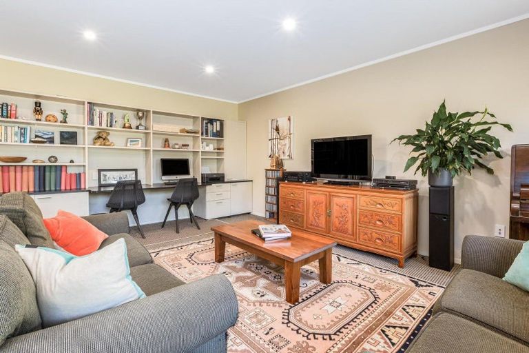 Photo of property in 33 Paremata Haywards Road, Pauatahanui, Porirua, 5381