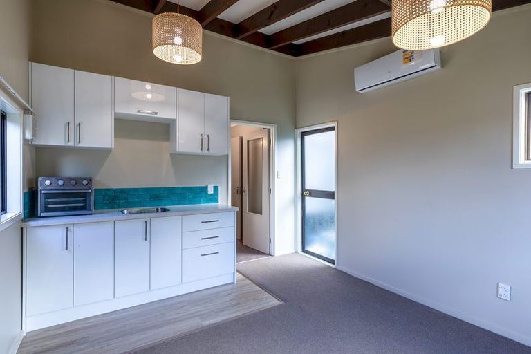 Photo of property in 53 Rua Road, Glen Eden, Auckland, 0602