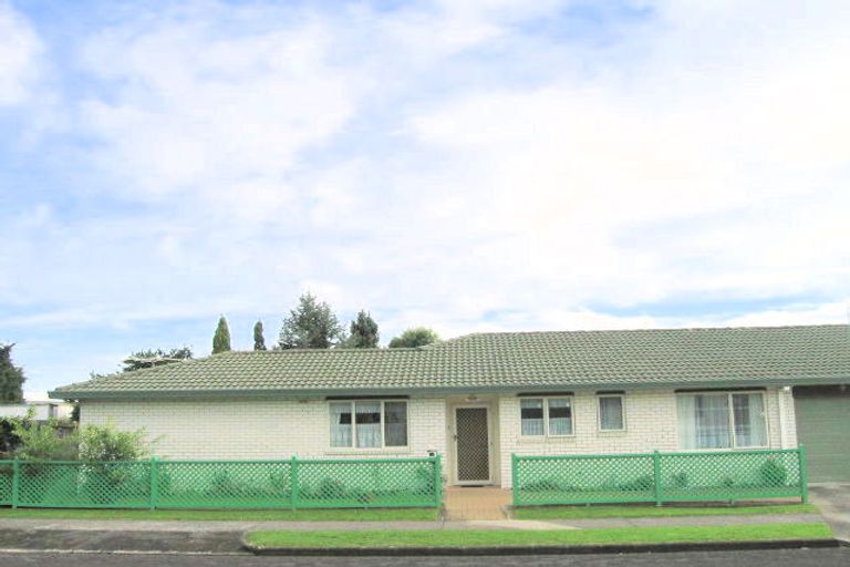 Photo of property in 1 Carolyn Street, Manukau, Auckland, 2025