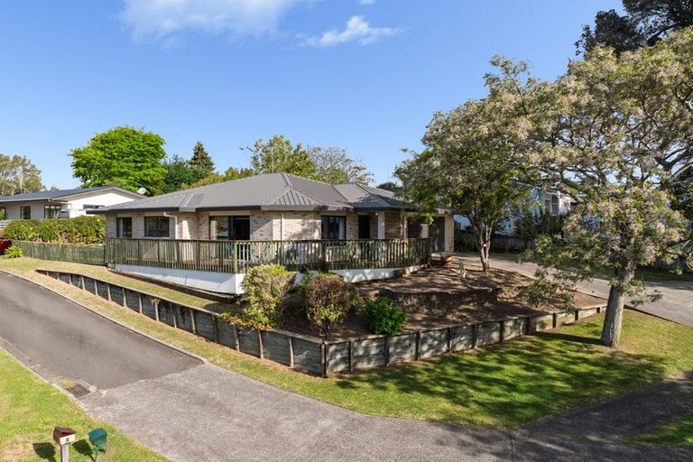 Photo of property in 2 Dowman Place, Te Puke, 3119