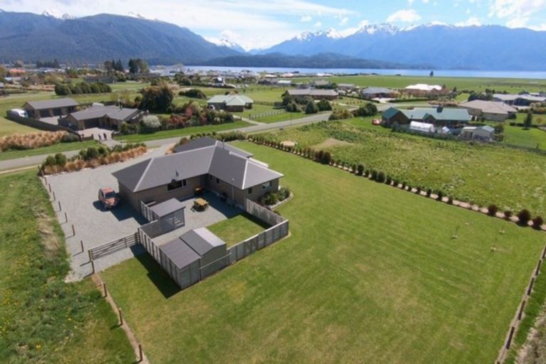 Photo of property in 43 Pukutahi Drive, Te Anau, 9600
