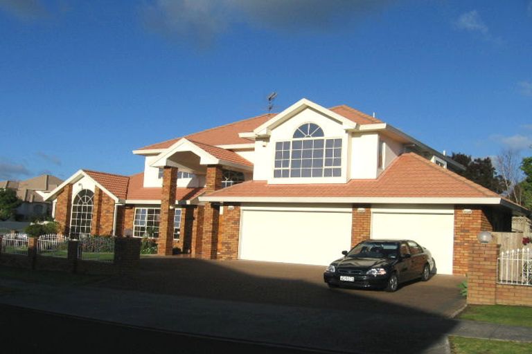 Photo of property in 2 Pintner Place, Somerville, Auckland, 2014