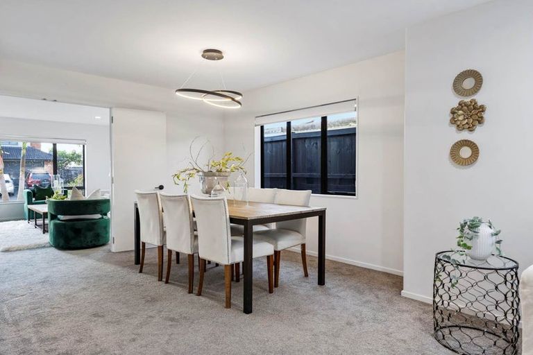 Photo of property in 1 Coachman Drive, Flat Bush, Auckland, 2016