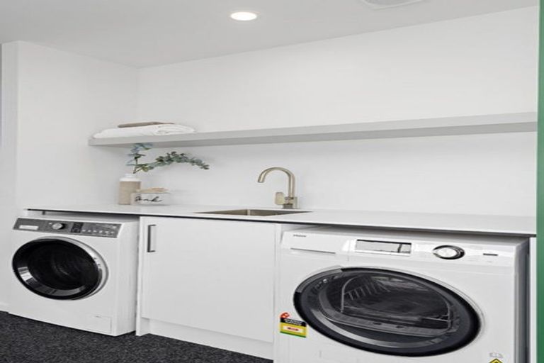 Photo of property in 42 Finstock Way, Rolleston, 7614