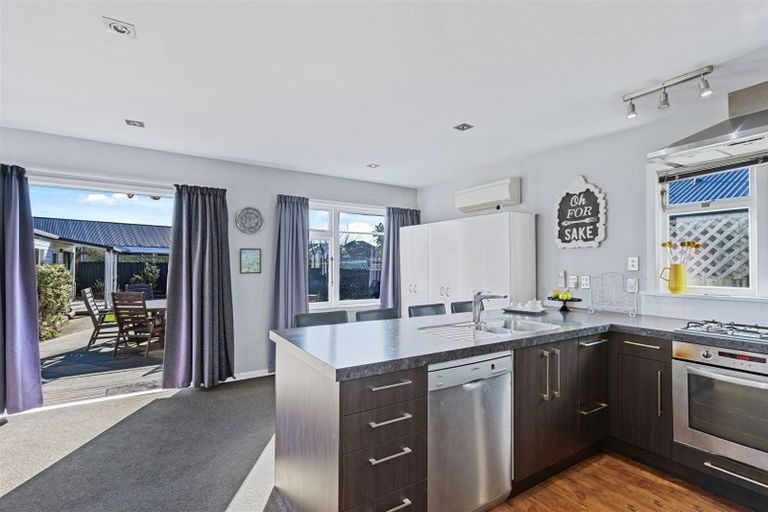 Photo of property in 8 Mappleton Avenue, Burnside, Christchurch, 8053