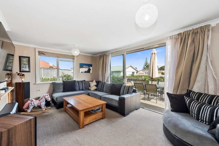 Photo of property in 9 Dowding Street, Melville, Hamilton, 3206