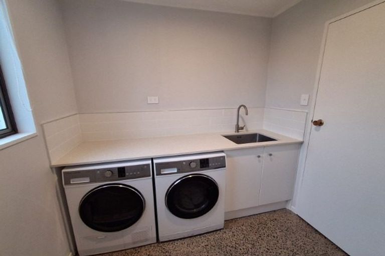 Photo of property in 17 Endeavour Avenue, Welcome Bay, Tauranga, 3112