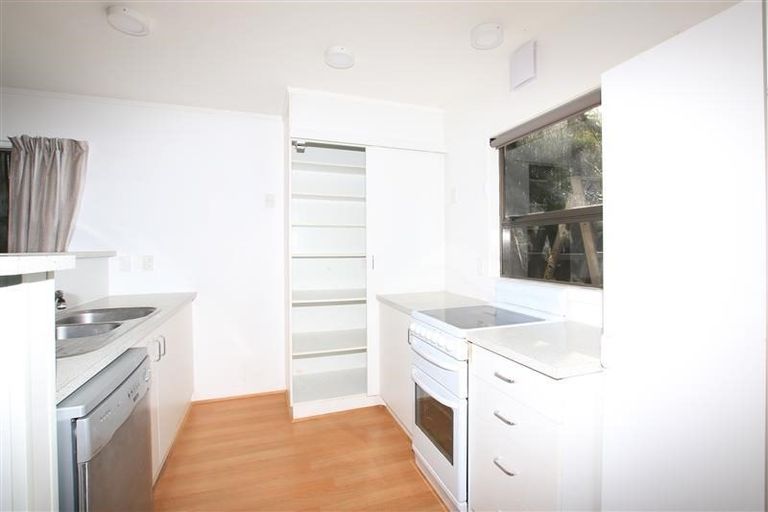 Photo of property in 2/58 Park Road, Glenfield, Auckland, 0629