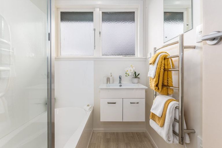 Photo of property in 36 Silverbirch Grove, Churton Park, Wellington, 6037