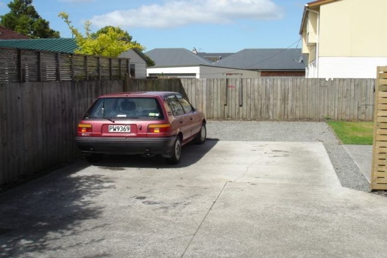 Photo of property in 2/27 Burdale Street, Riccarton, Christchurch, 8011