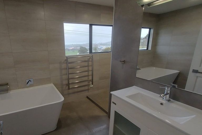 Photo of property in 2 Ngahere Road, Pukekohe, 2120