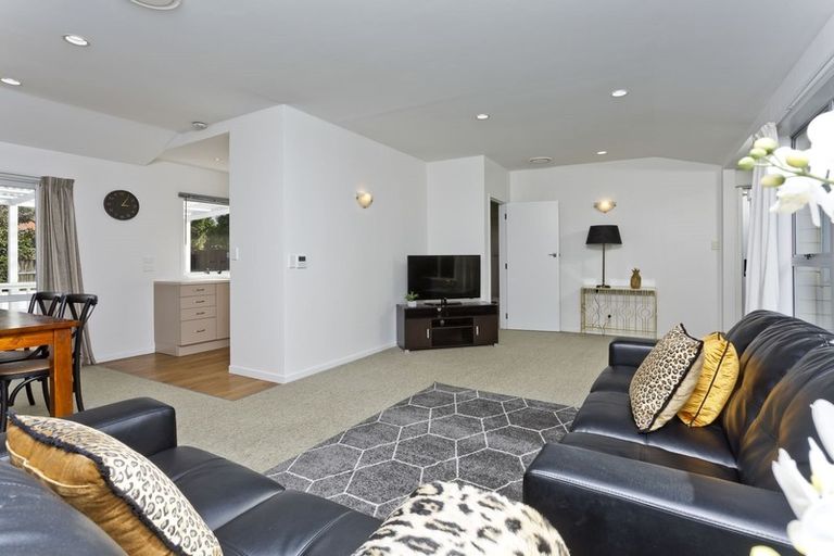 Photo of property in 1/55 Sylvia Road, Hillcrest, Auckland, 0627