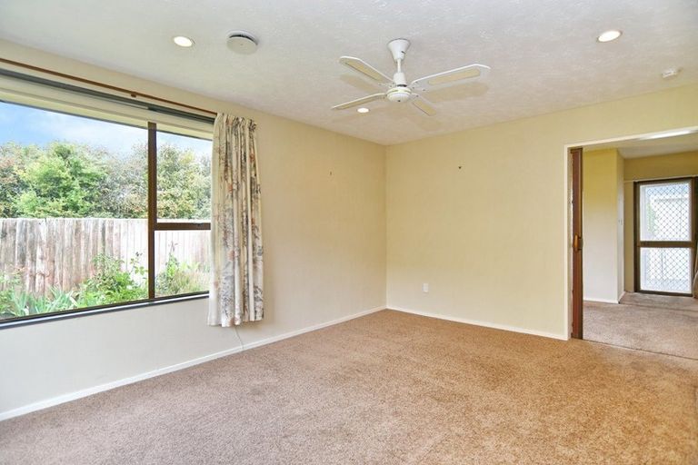 Photo of property in 2/39 Marlene Street, Casebrook, Christchurch, 8051