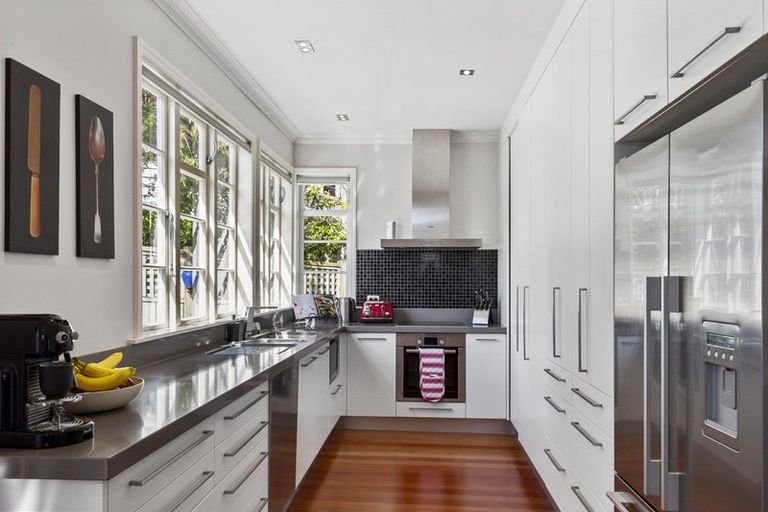 Photo of property in 1 Ardross Avenue, Khandallah, Wellington, 6035