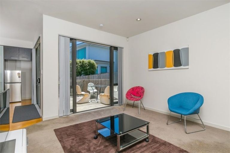 Photo of property in 31 Cricklade Terrace, Windsor Park, Auckland, 0632