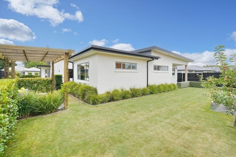 Photo of property in 14 Ardrossan Way, Tai Tapu, 7672