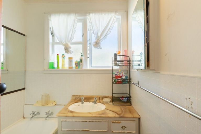 Photo of property in 13 Scully Crescent, Onekawa, Napier, 4110