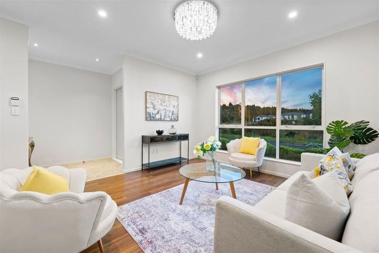 Photo of property in 17 Hughs Way, Flat Bush, Auckland, 2019