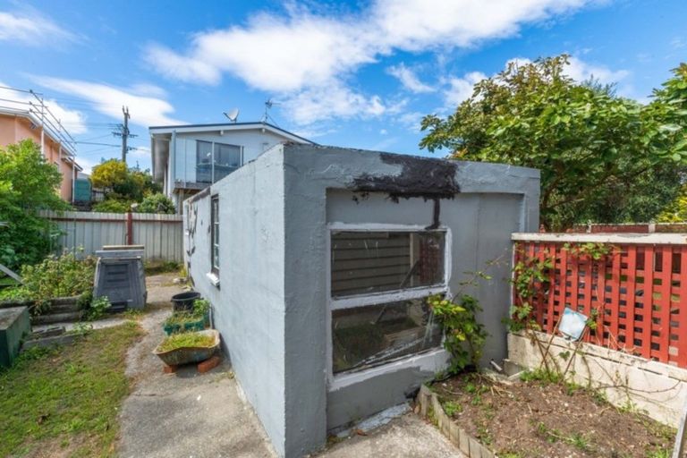 Photo of property in 3 Toru Road, Paraparaumu Beach, Paraparaumu, 5032
