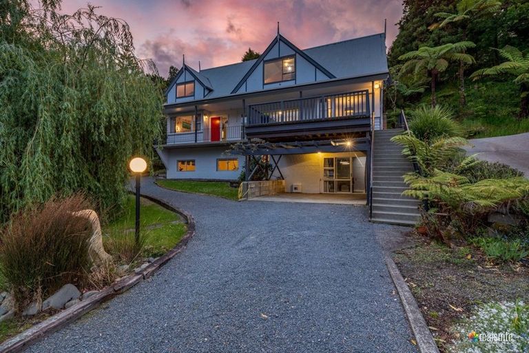 Photo of property in 24 Jocelyn Crescent, Pinehaven, Upper Hutt, 5019