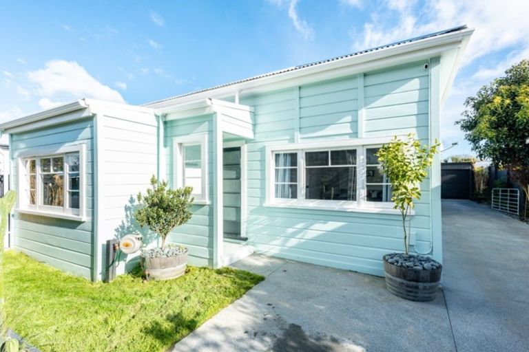 Photo of property in 8 Root Street, Gisborne, 4010