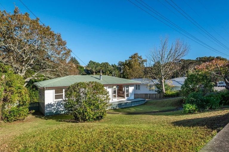 Photo of property in 132 Lancaster Road, Beach Haven, Auckland, 0626